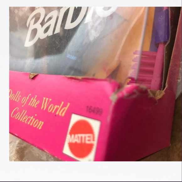 French Barbie Dolls of the World 1996 - Picture 5 of 7